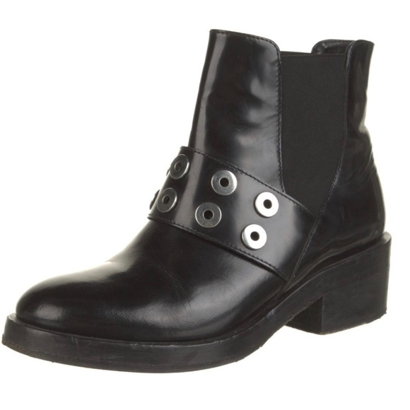 Sandro Paris Black Leather Chelsea boot With Grommets Size 5